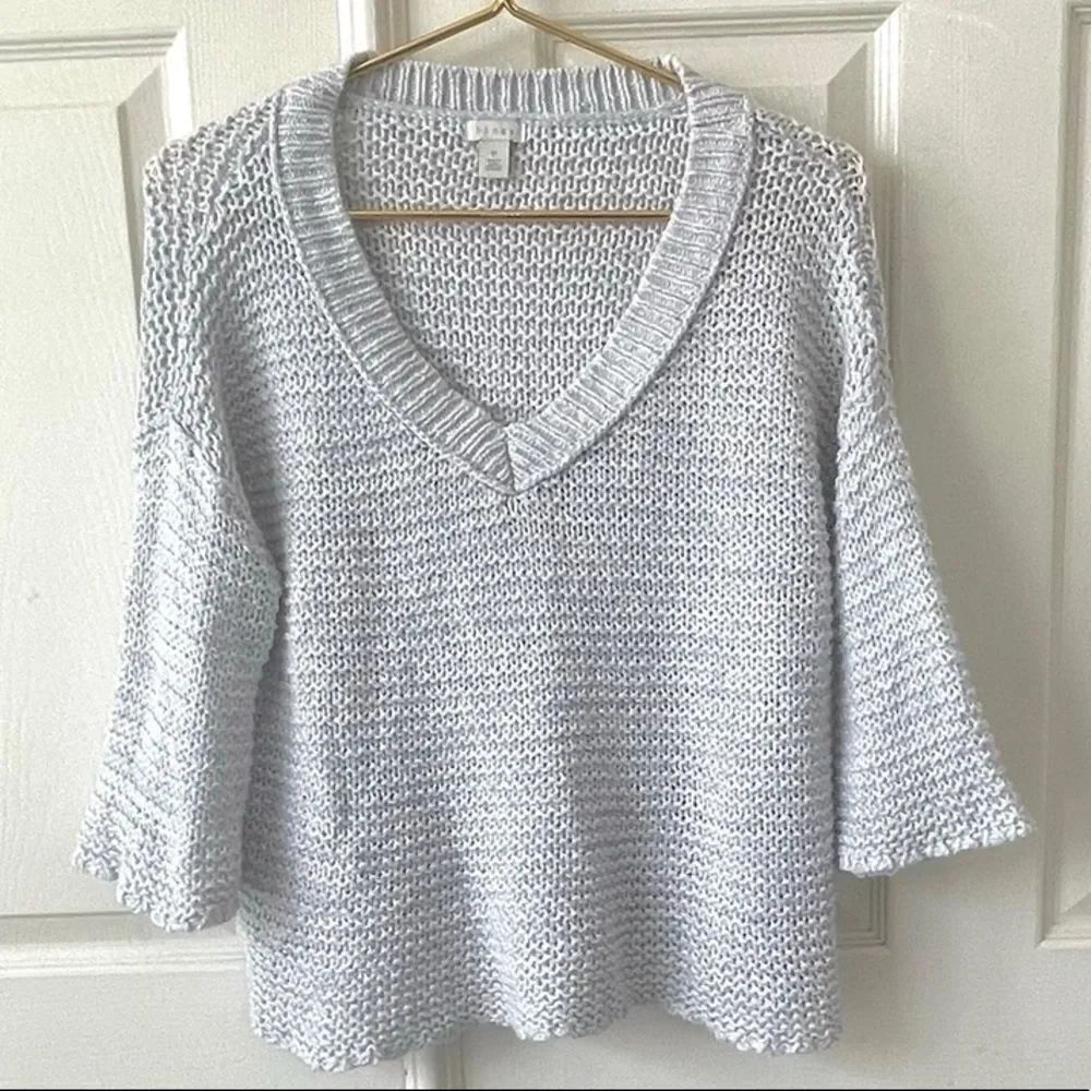 Hinge V neck sweater